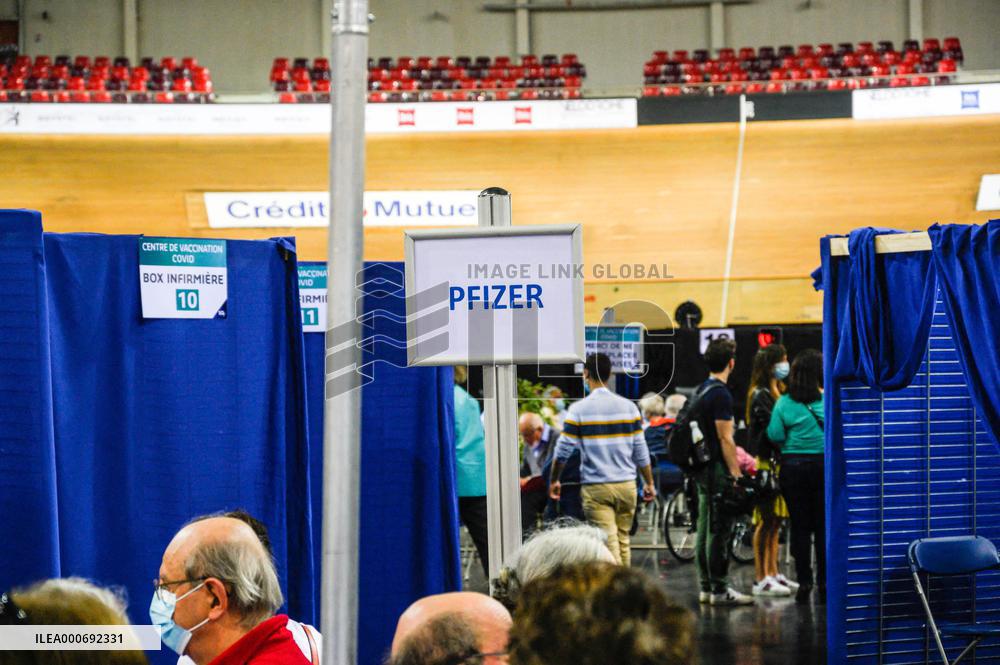 Vaccination Center In Velodrome - Saint-Quentin-en-Yvelines