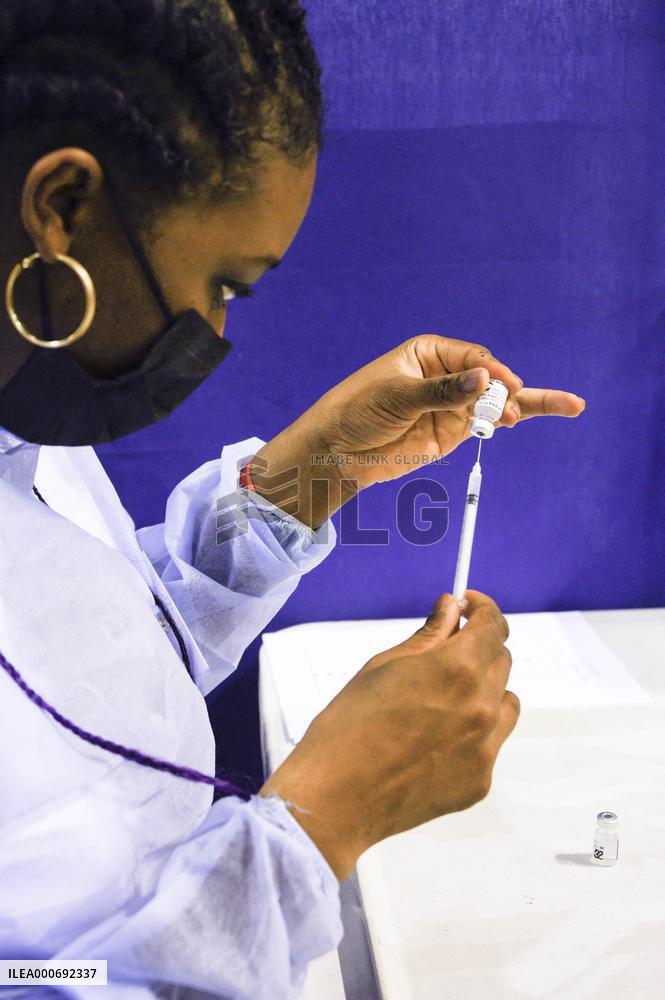 Vaccination Center In Velodrome - Saint-Quentin-en-Yvelines