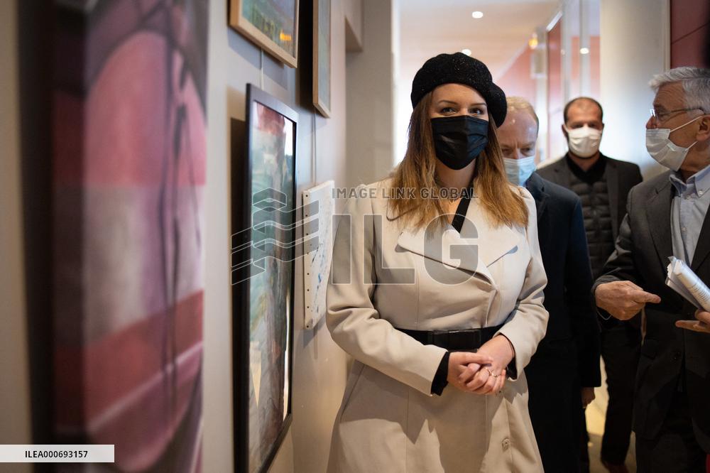 Marlene Schiappa visits the Secours Catholique - Paris