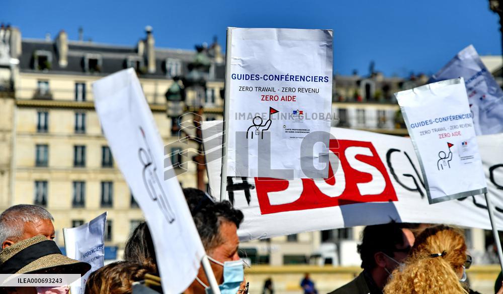 Entertainment workers demonstrate - Paris