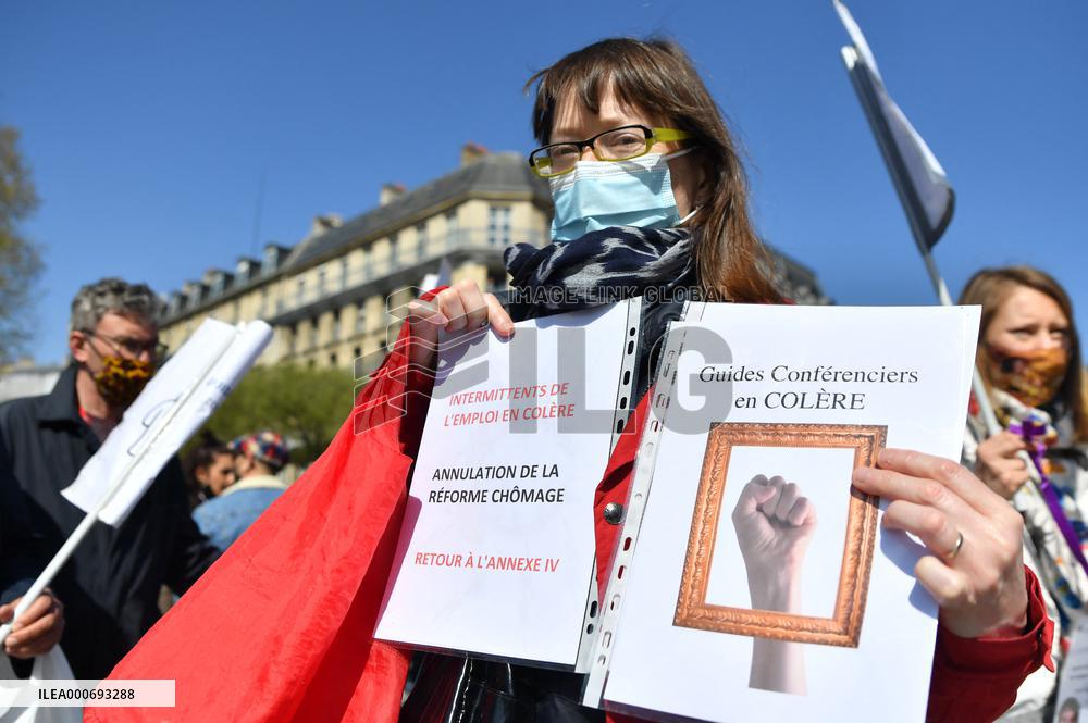 Entertainment workers demonstrate - Paris
