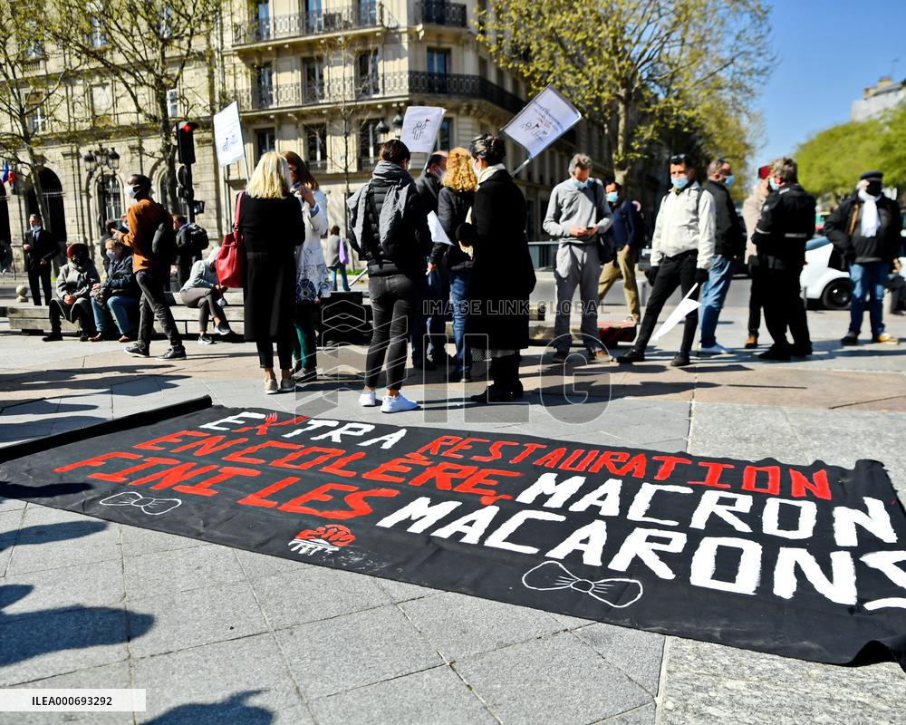 Entertainment workers demonstrate - Paris