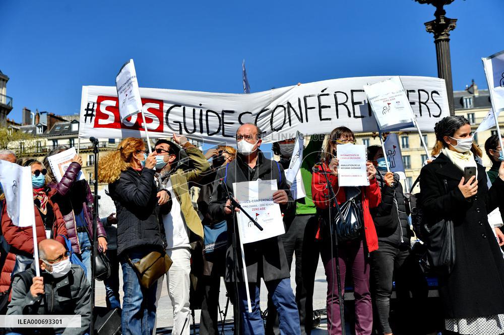 Entertainment workers demonstrate - Paris