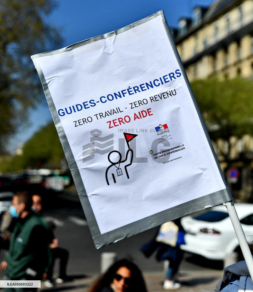 Entertainment workers demonstrate - Paris