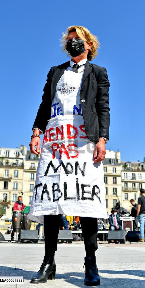 Entertainment workers demonstrate - Paris