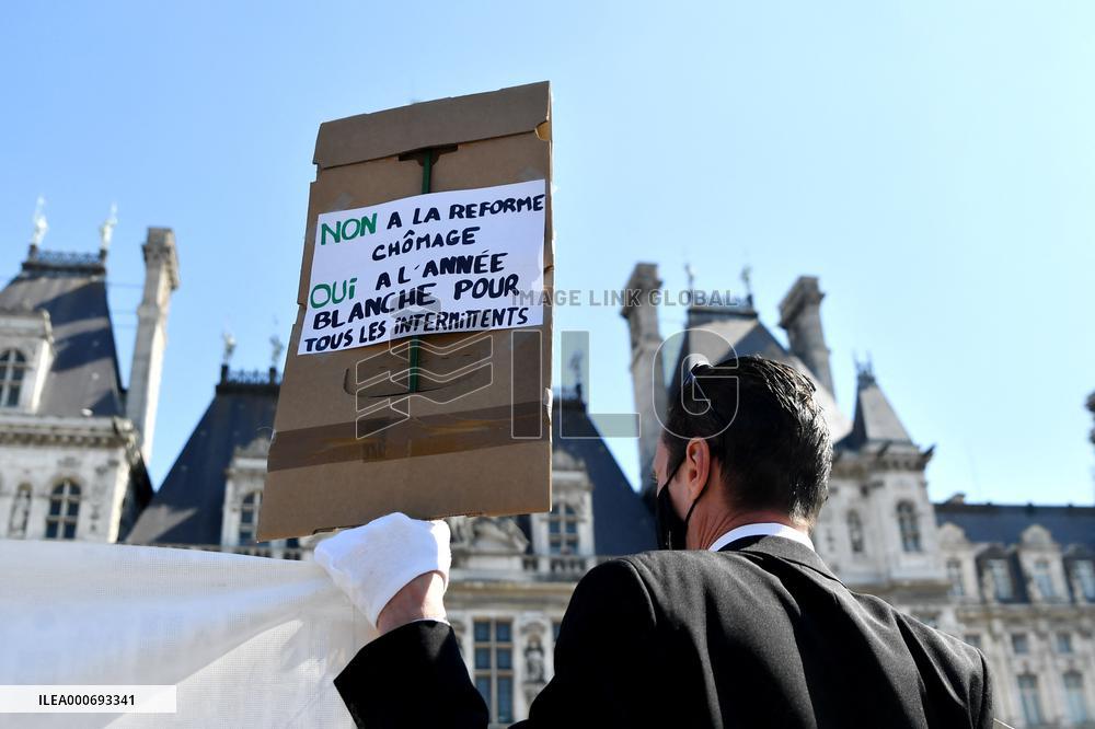 Entertainment workers demonstrate - Paris