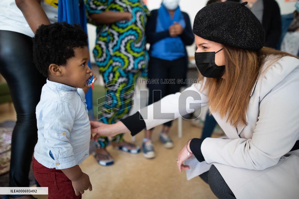 Marlene Schiappa visits the Secours Catholique - Paris