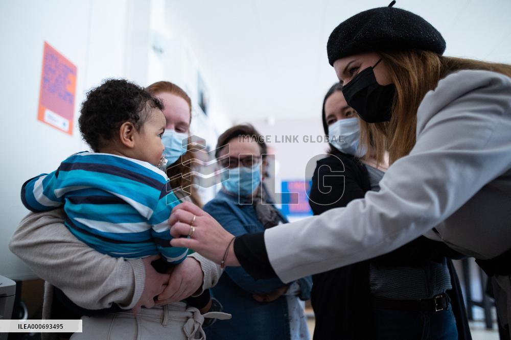 Marlene Schiappa visits the Secours Catholique - Paris