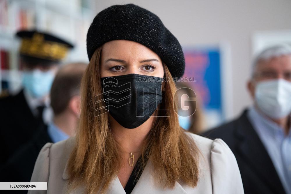Marlene Schiappa visits the Secours Catholique - Paris