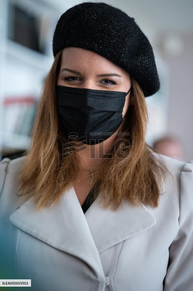 Marlene Schiappa visits the Secours Catholique - Paris