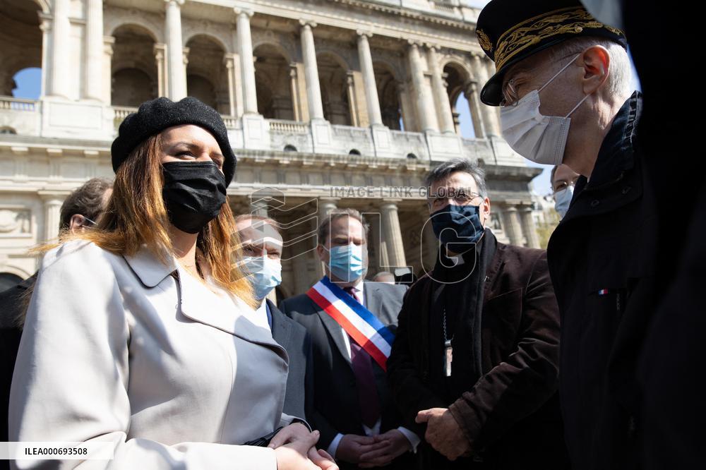 Marlene Schiappa meets police officers responsible for securing places of worship - Paris