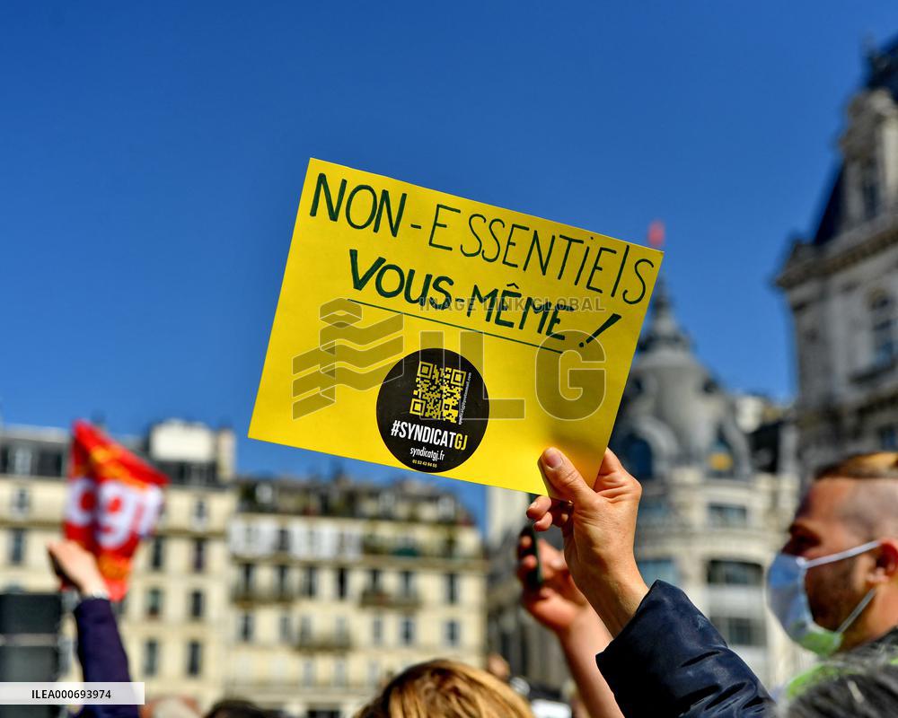 Entertainment workers demonstrate - Paris