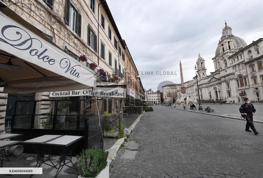 Easter Lockdown in Rome