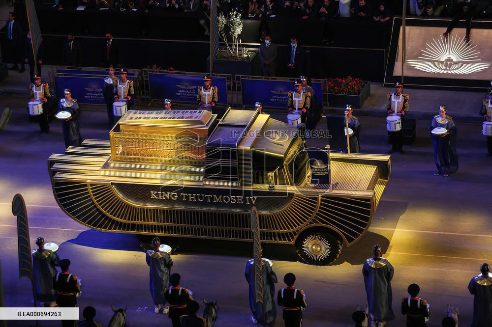 22 Mummies 'Golden Parade' - Cairo