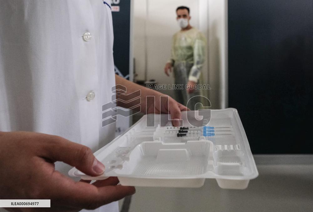 Teachers And Assistants Vaccinated Against Covid 19 - Lisbon