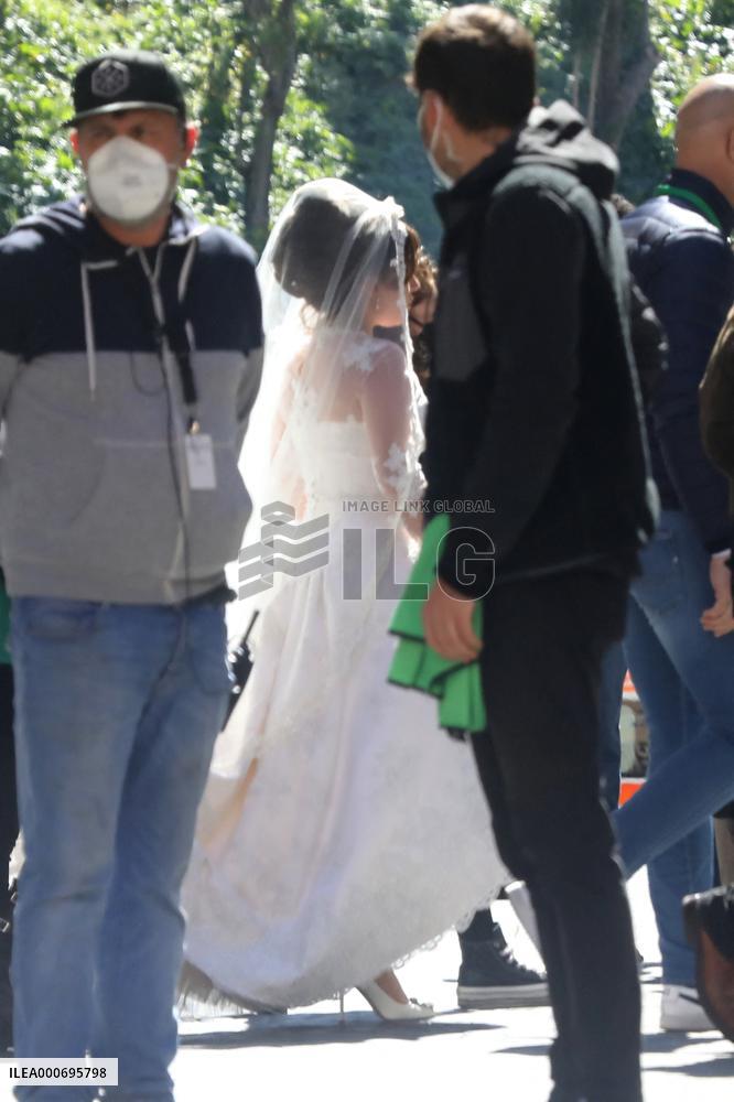 Lady Gaga Wearing A Wedding Dress On The Set Of The House Gucci - Rome
