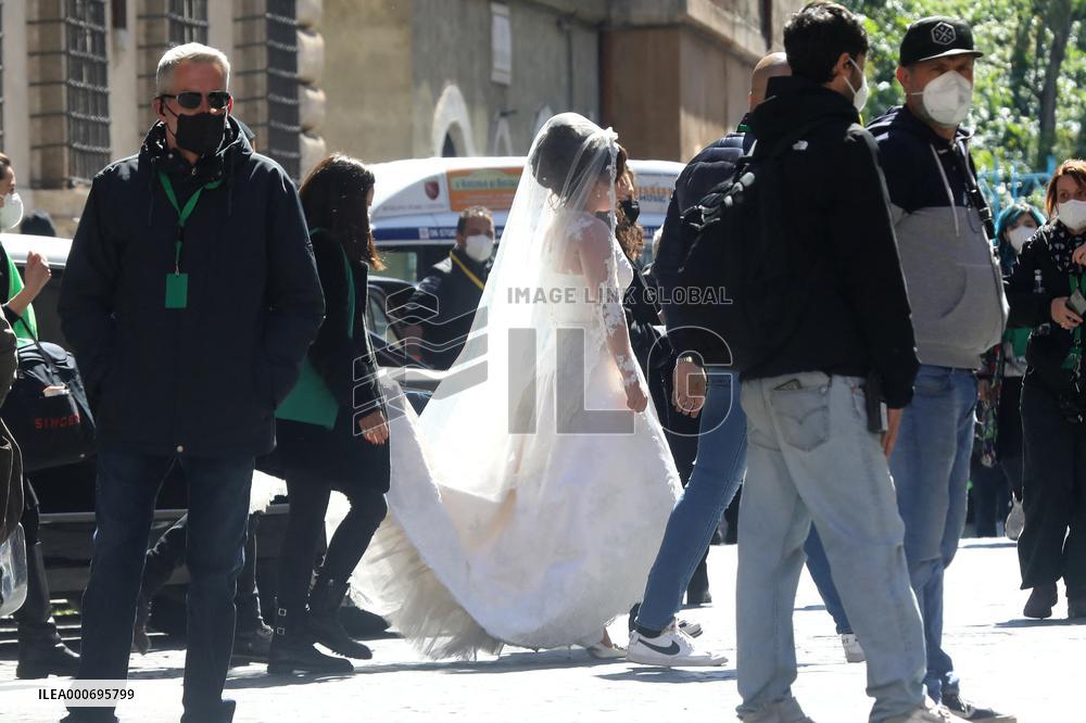 Lady Gaga Wearing A Wedding Dress On The Set Of The House Gucci - Rome