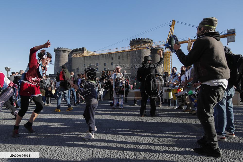 Show business workers continues Friday Protest - Naples