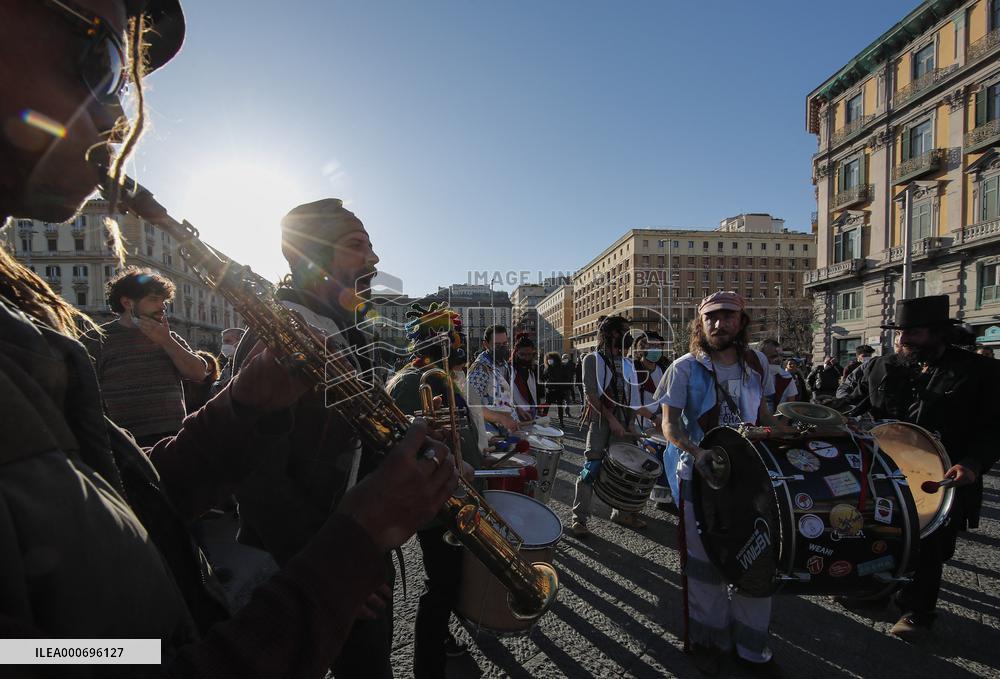 Show business workers continues Friday Protest - Naples