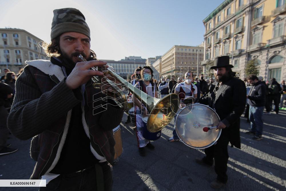 Show business workers continues Friday Protest - Naples