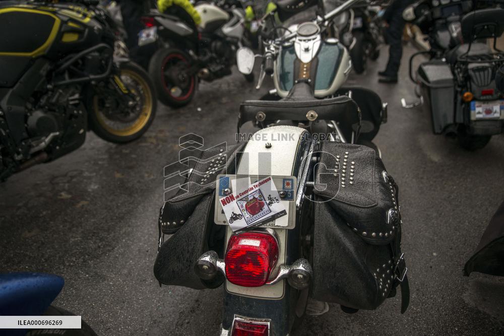 Bikers demonstrate - Paris