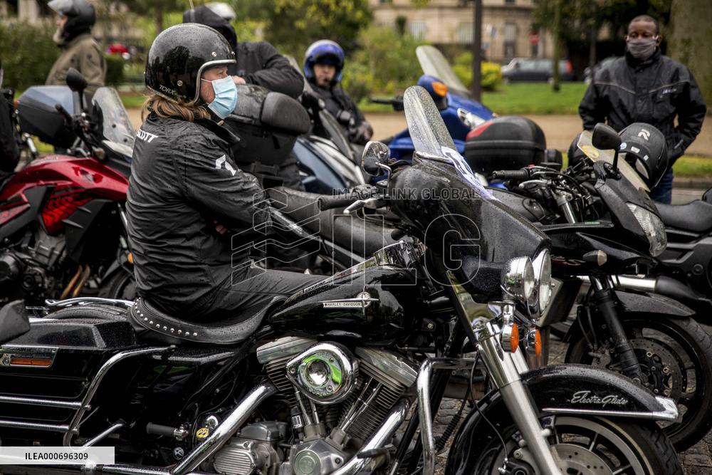 Bikers demonstrate - Paris