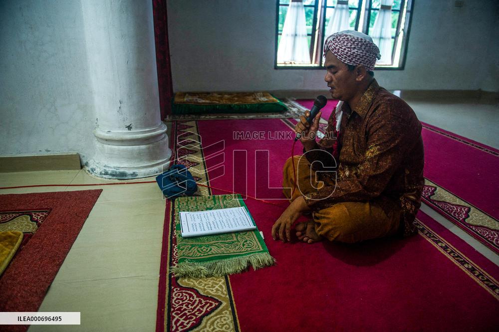 Congregations Of The Naqsyabandiyah Prepares Ramadan - Indonesia