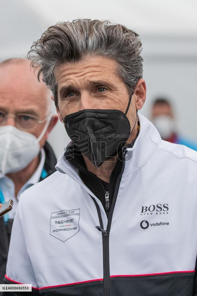 Patrick Dempsey In The Pits Of Fromula E - Rome