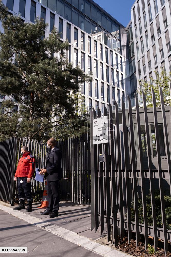 Protest in front of the Altice group - Paris