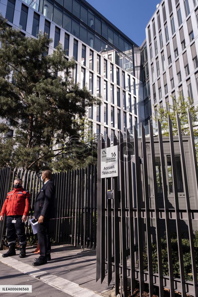 Protest in front of the Altice group - Paris