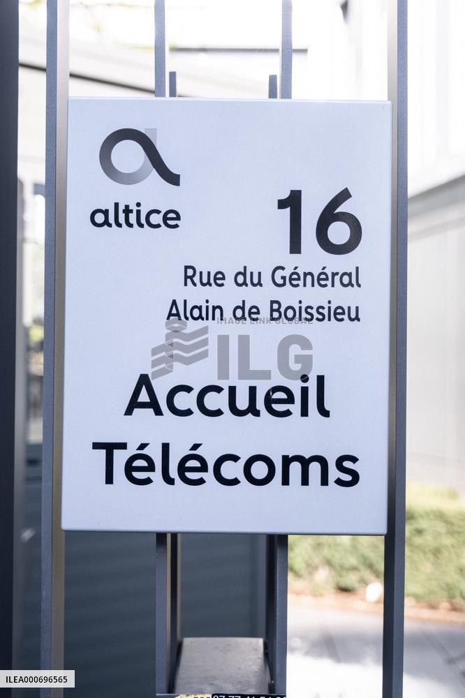 Protest in front of the Altice group - Paris