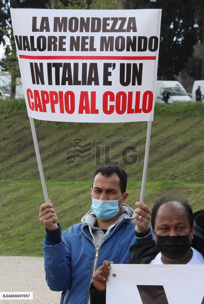 Restaurateurs protest in Rome