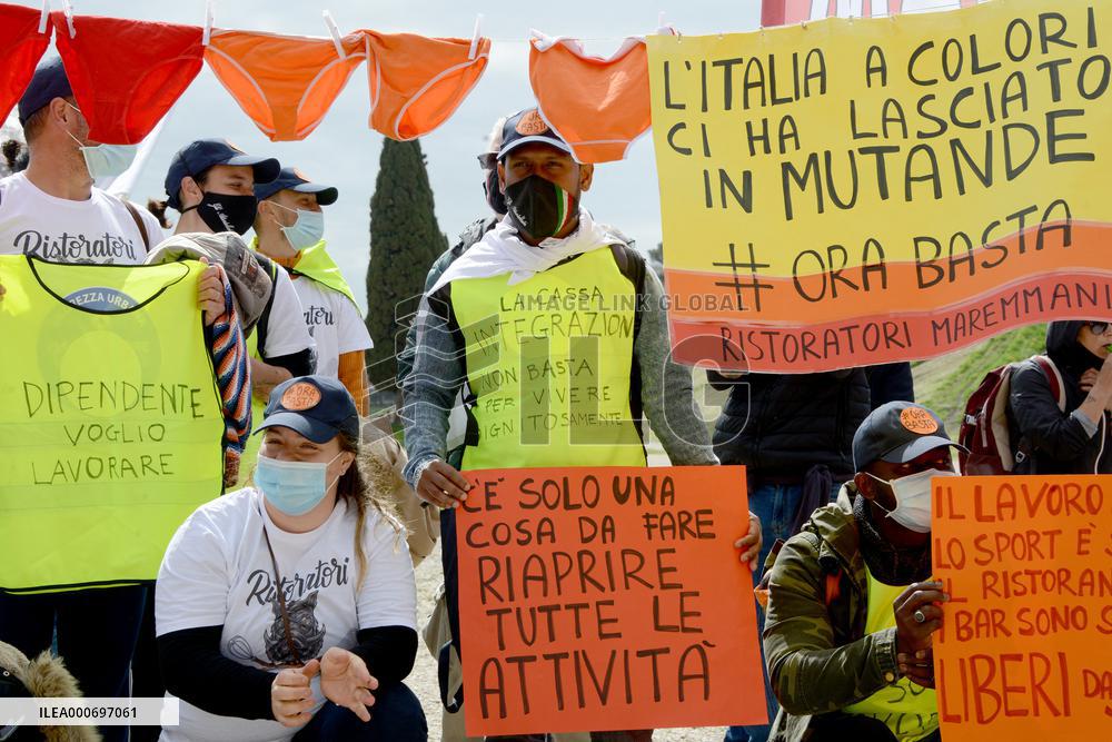 Restaurateurs protest in Rome