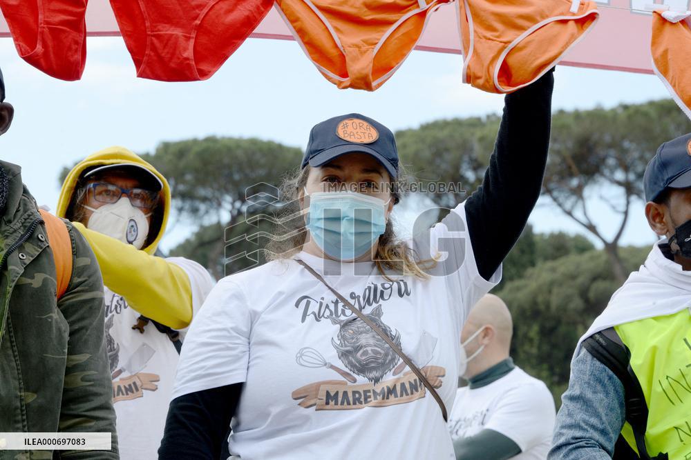 Restaurateurs protest in Rome