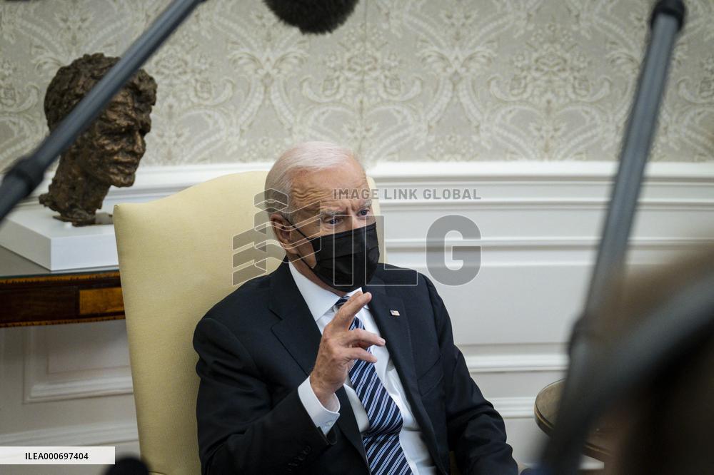 Anthony Fauci and Jeff Zients Discuss Johnson and Johnson Vaccine Pause