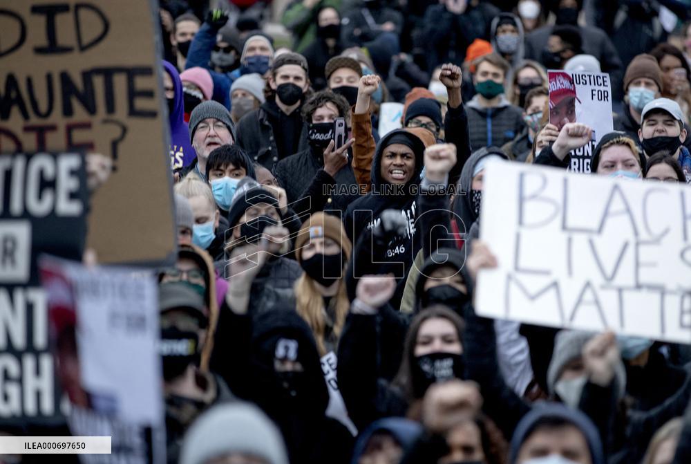 Daunte Wrights Shooting Aftermath - Minneapolis
