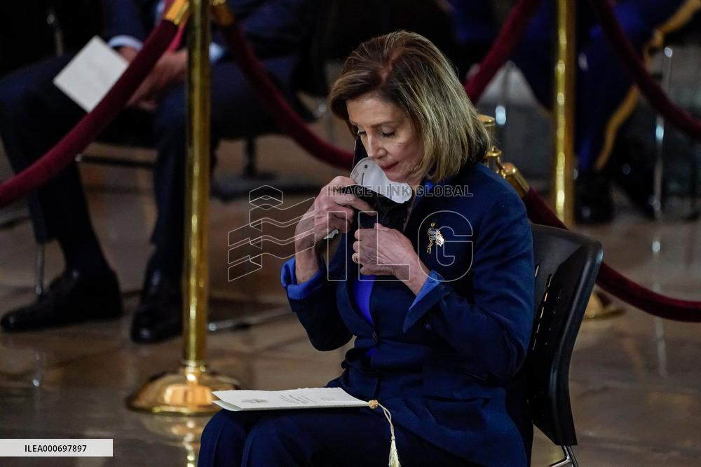 Police Officer William Evans honored In US Capitol - Washington