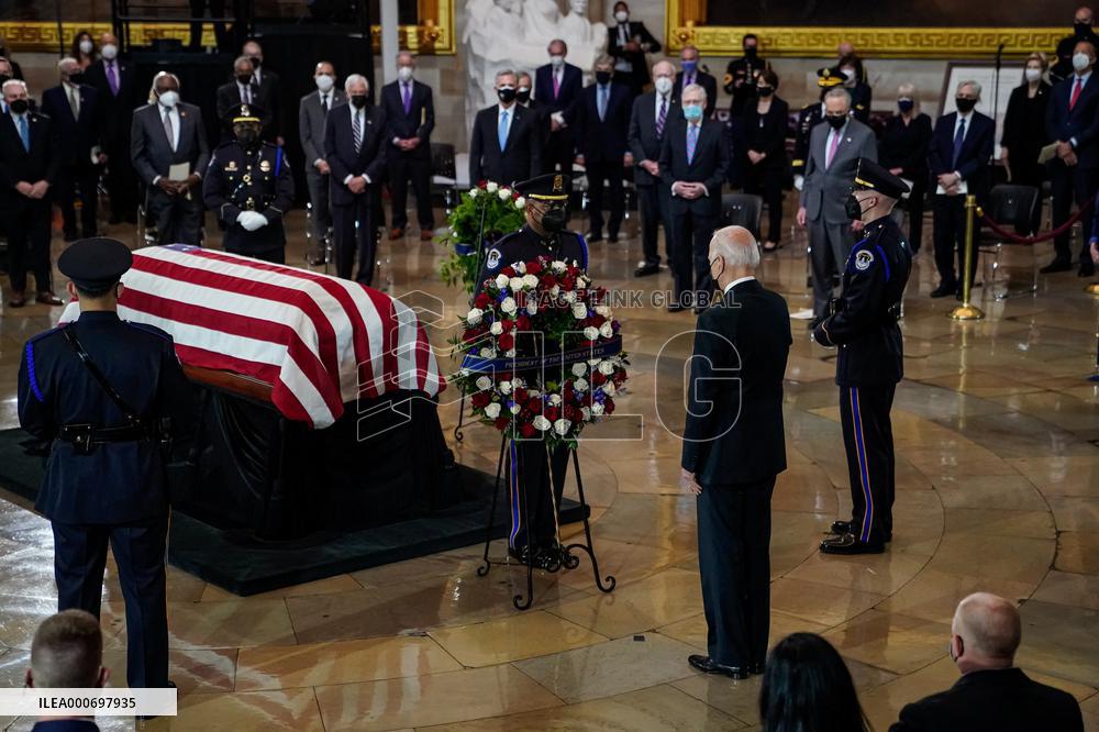 Police Officer William Evans honored In US Capitol - Washington