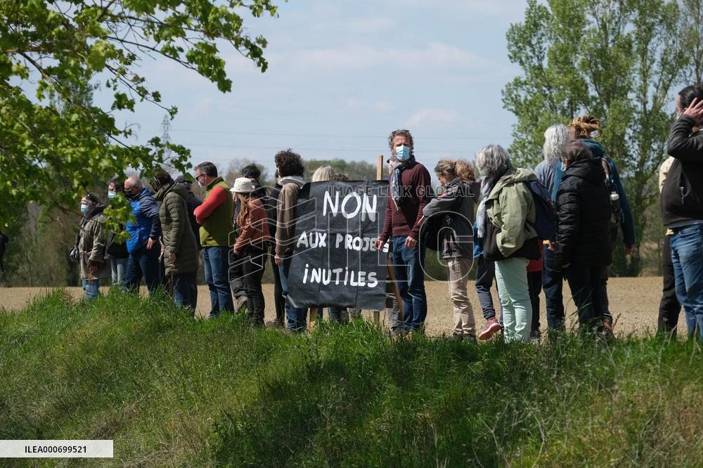 Protest against the Castres-Toulouse motorway project - Teulat