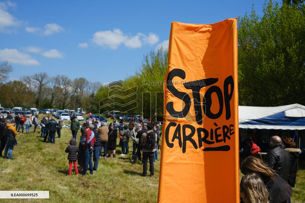 Protest against the Castres-Toulouse motorway project - Teulat