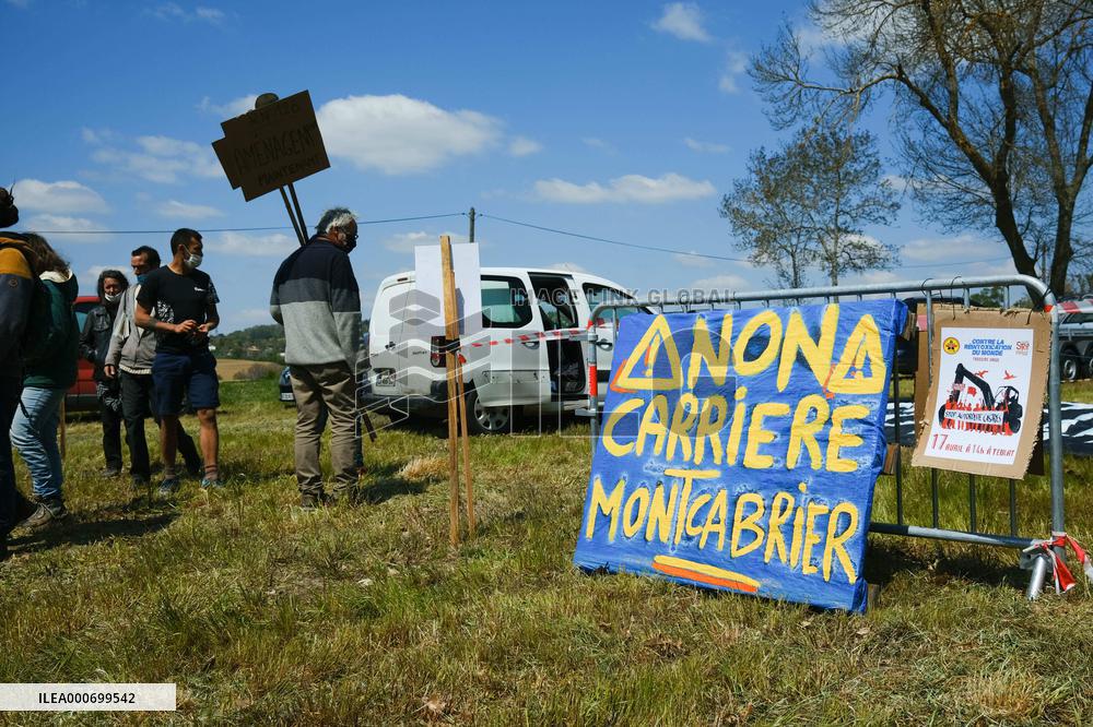 Protest against the Castres-Toulouse motorway project - Teulat