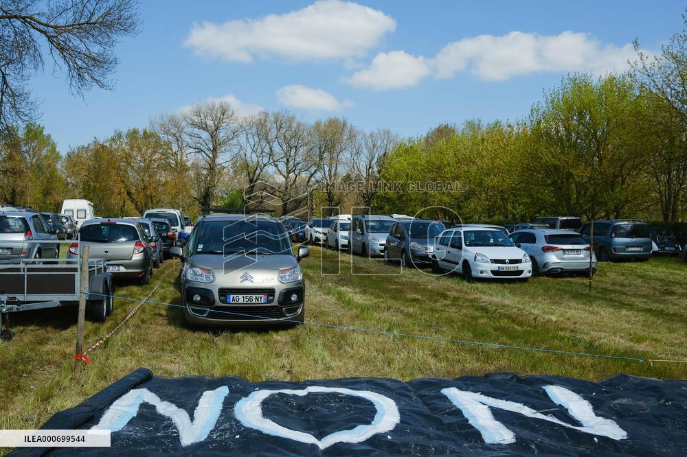 Protest against the Castres-Toulouse motorway project - Teulat