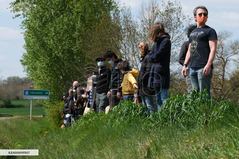 Protest against the Castres-Toulouse motorway project - Teulat