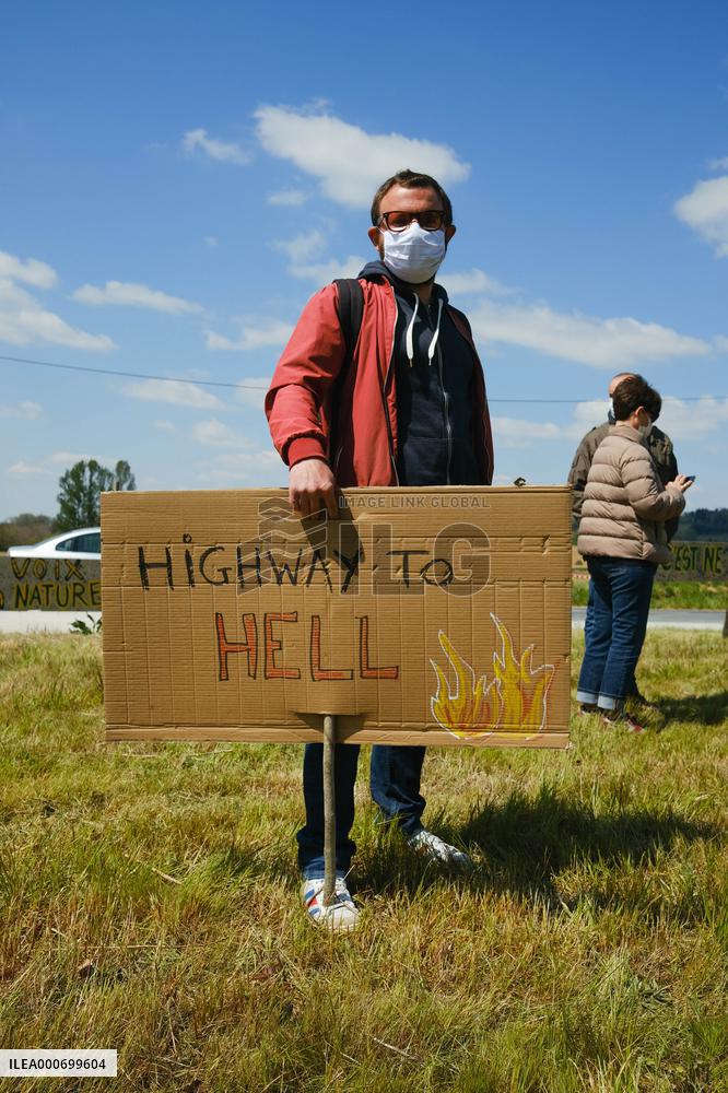 Protest against the Castres-Toulouse motorway project - Teulat