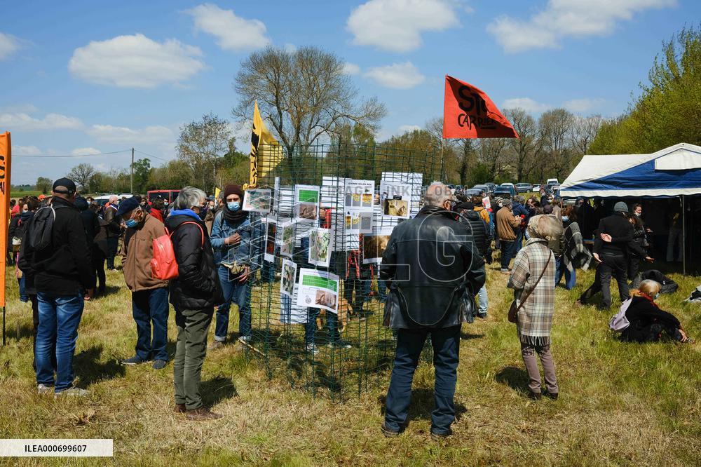 Protest against the Castres-Toulouse motorway project - Teulat