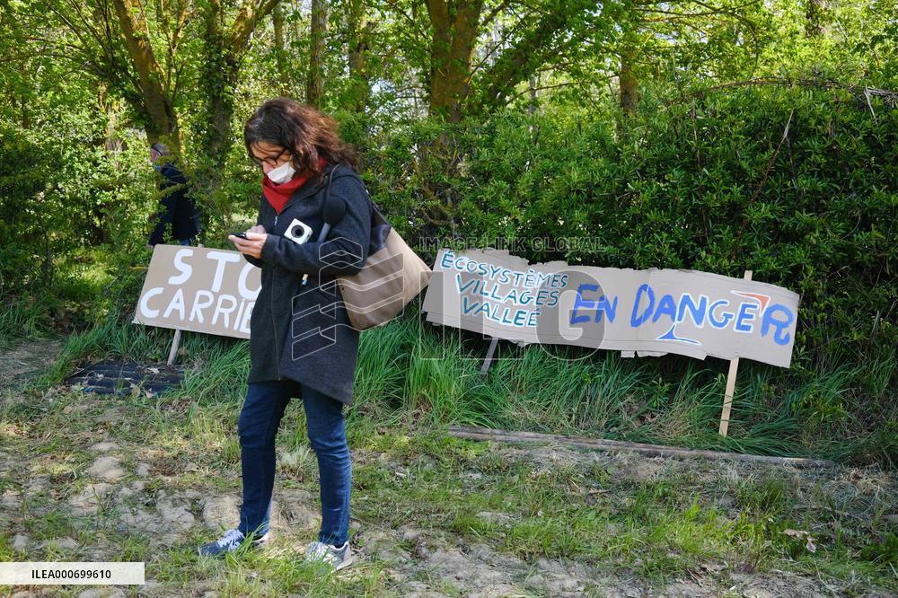 Protest against the Castres-Toulouse motorway project - Teulat