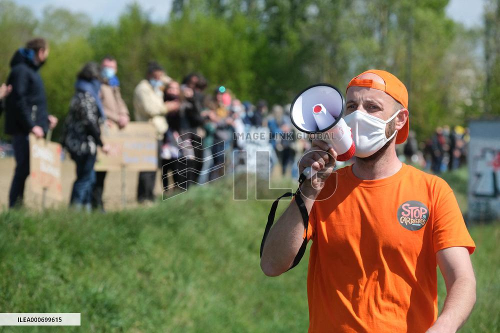 Protest against the Castres-Toulouse motorway project - Teulat
