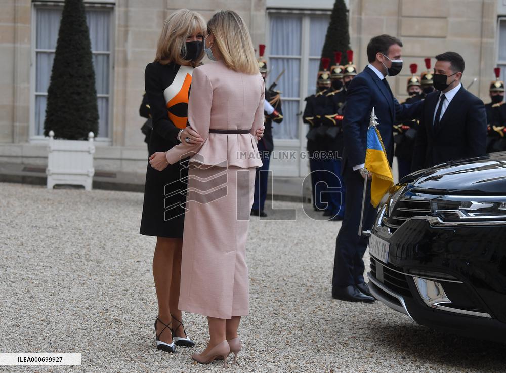 Emmanuel And Brigitte Macron Welcome Ukrainian President Zelensky And His Wife - Paris