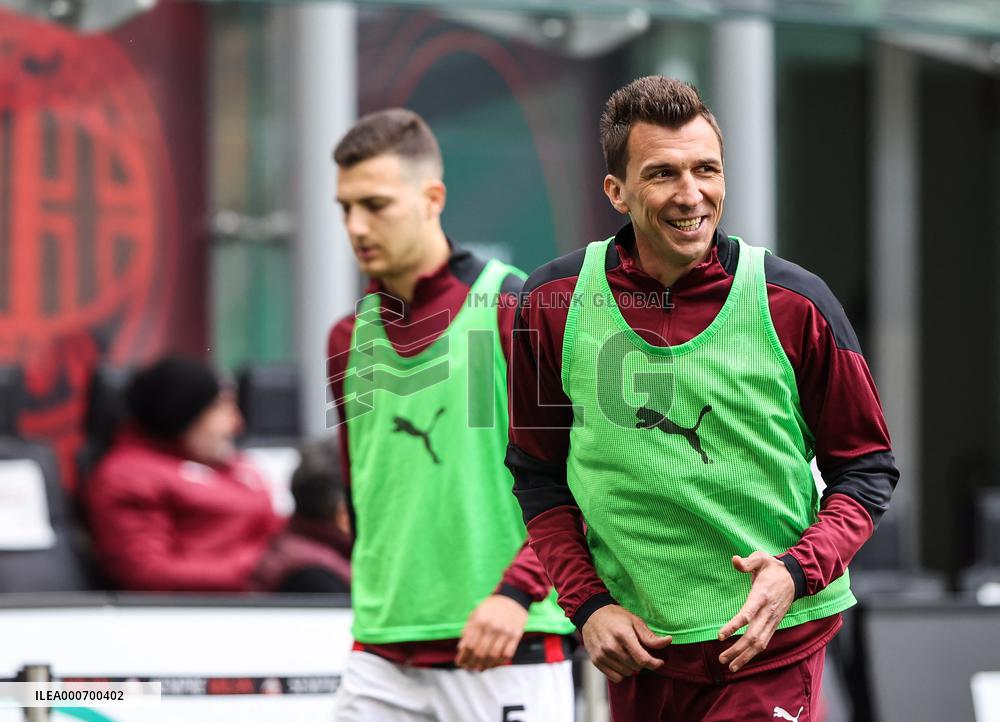 Serie A - AC Milan v Genoa CFC