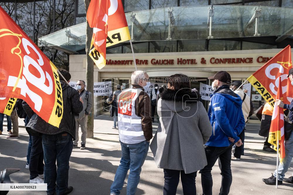 Protest outside the Marriott hotel  - Paris